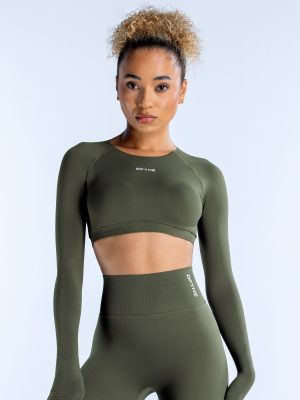 Dynamic Long Sleeve Crop Top