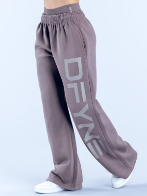 Signature Wide Leg Jogger